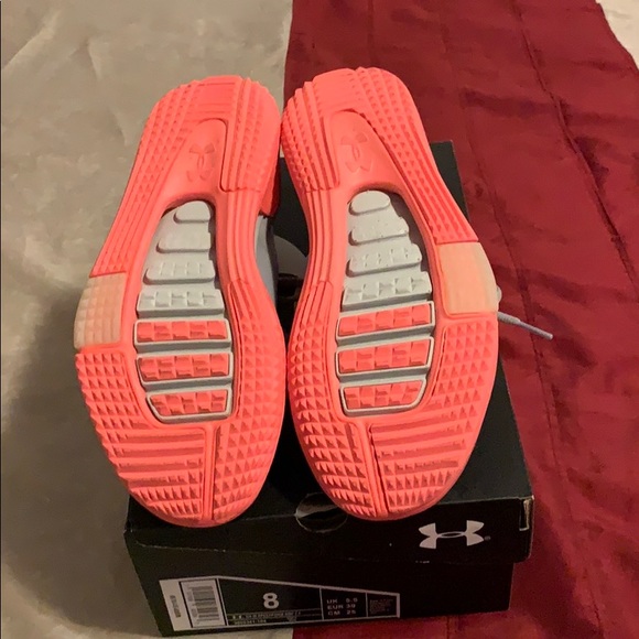 Under Armour - Picture 3 of 4